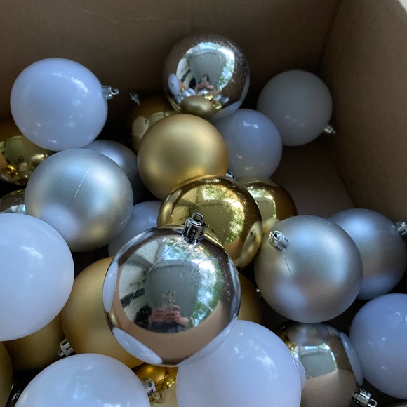 Winter Wonder Lane 32 Piece Shatterproof Ornaments - Picture 9 of 14